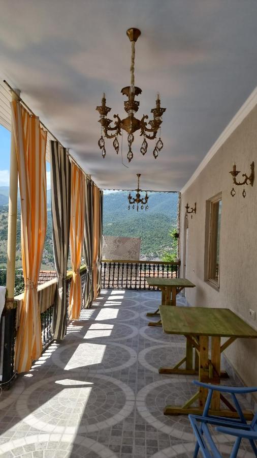 Deghceni Clubhouse Hotel Dilidzjan Buitenkant foto