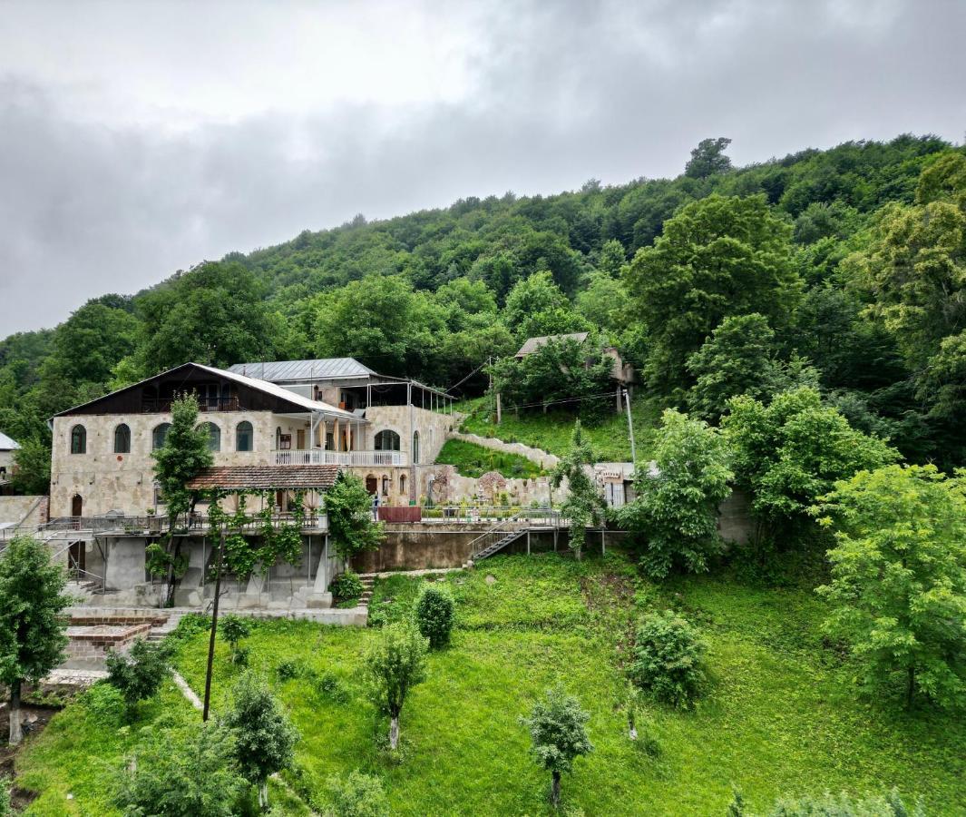Deghceni Clubhouse Hotel Dilidzjan Buitenkant foto