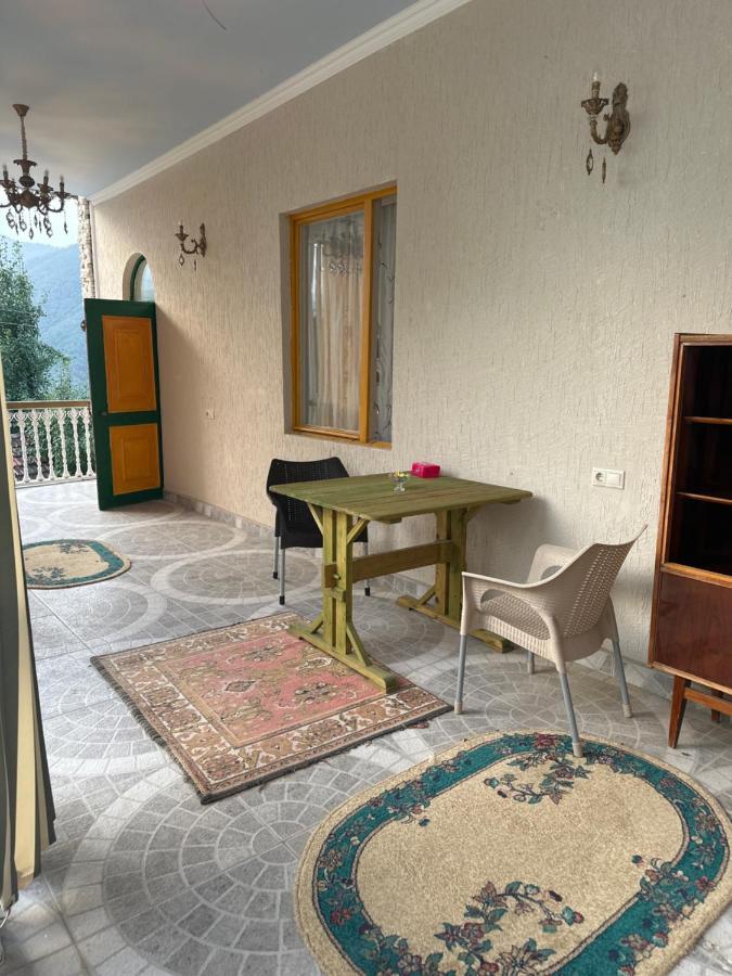 Deghceni Clubhouse Hotel Dilidzjan Buitenkant foto