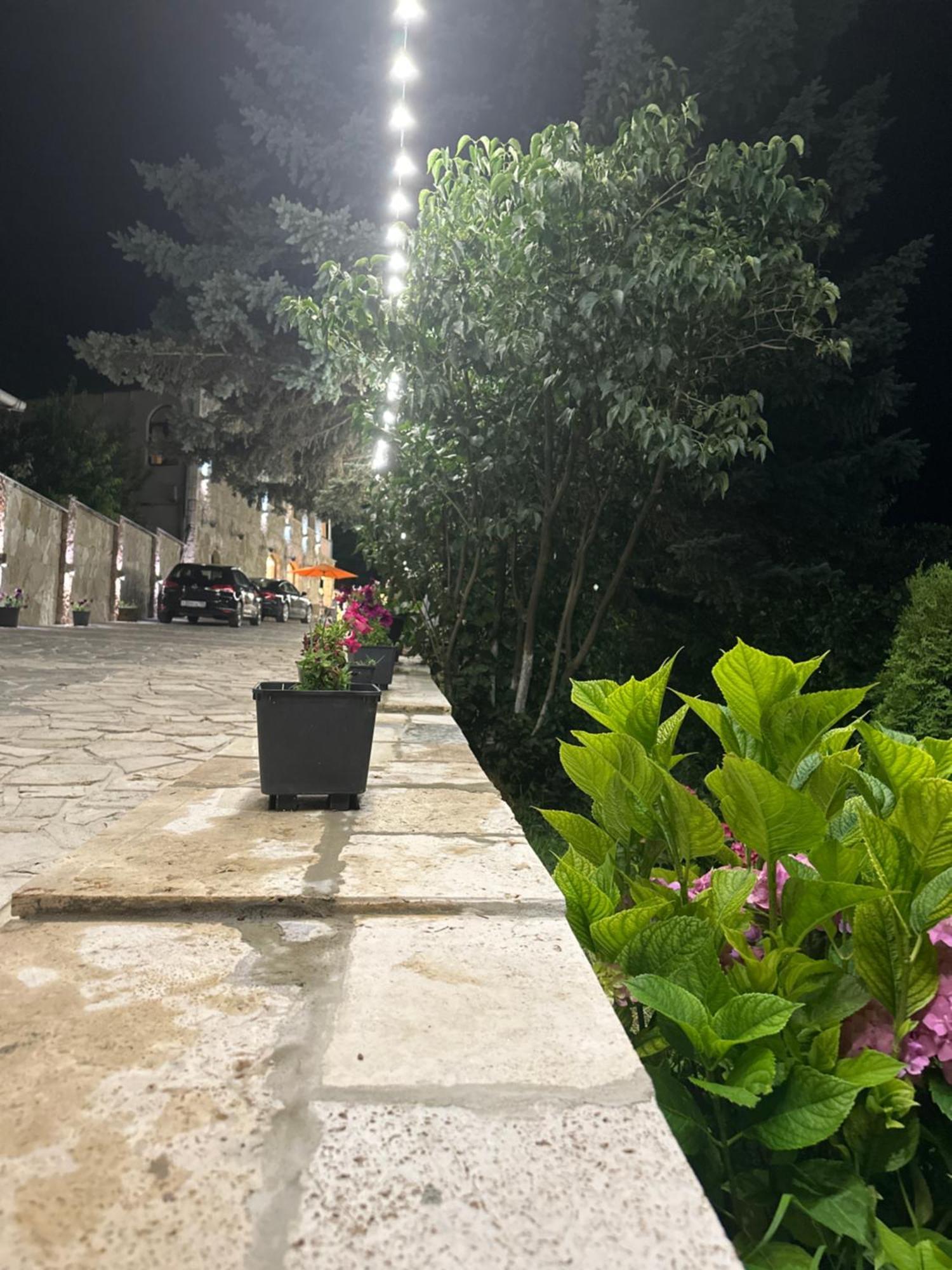 Deghceni Clubhouse Hotel Dilidzjan Buitenkant foto