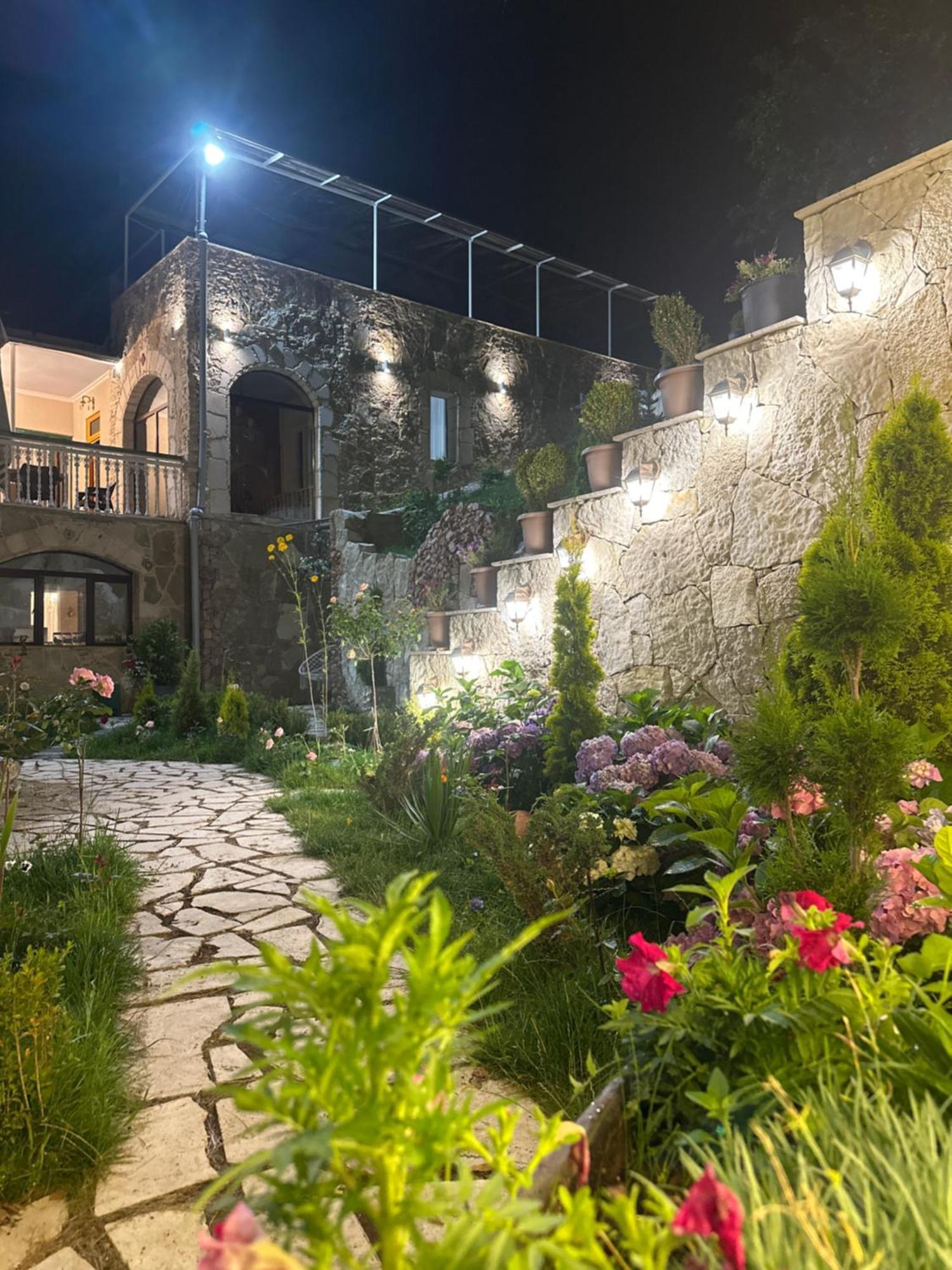 Deghceni Clubhouse Hotel Dilidzjan Buitenkant foto
