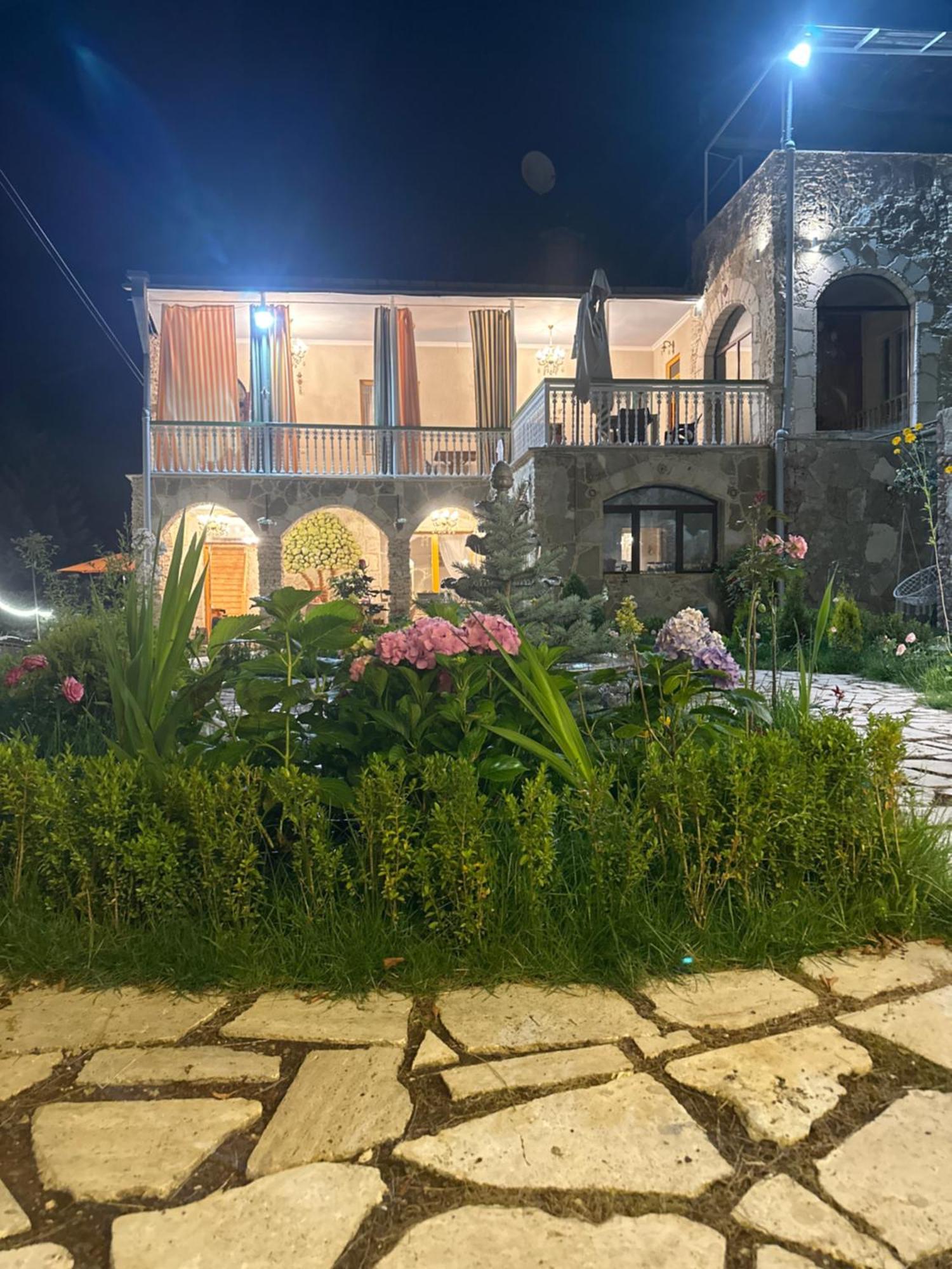 Deghceni Clubhouse Hotel Dilidzjan Buitenkant foto