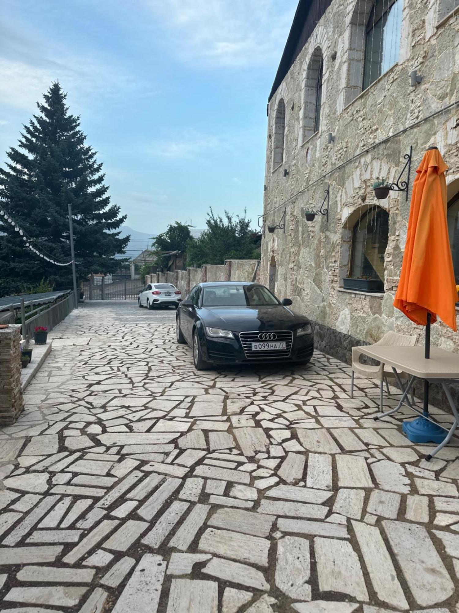 Deghceni Clubhouse Hotel Dilidzjan Buitenkant foto