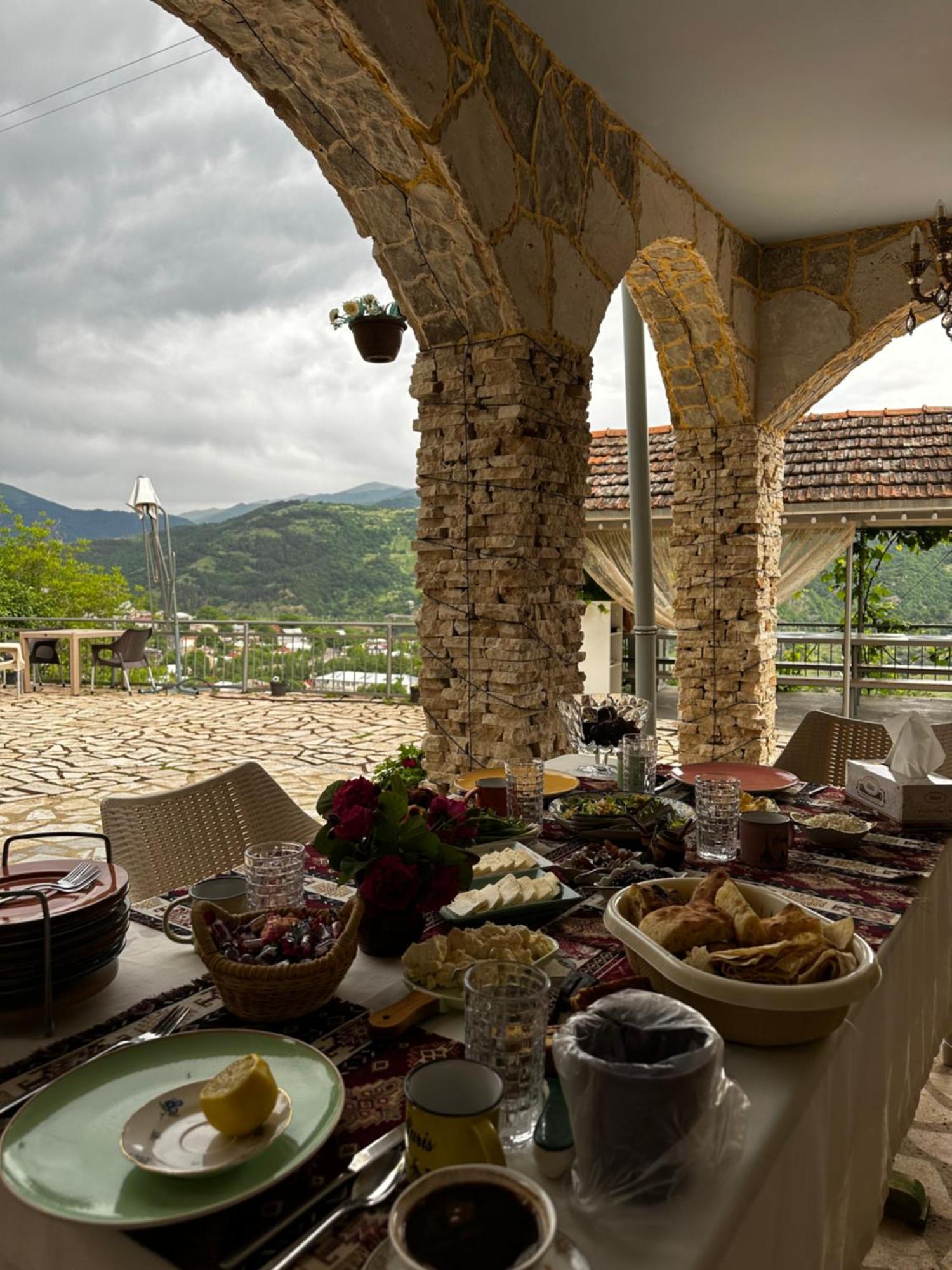 Deghceni Clubhouse Hotel Dilidzjan Buitenkant foto