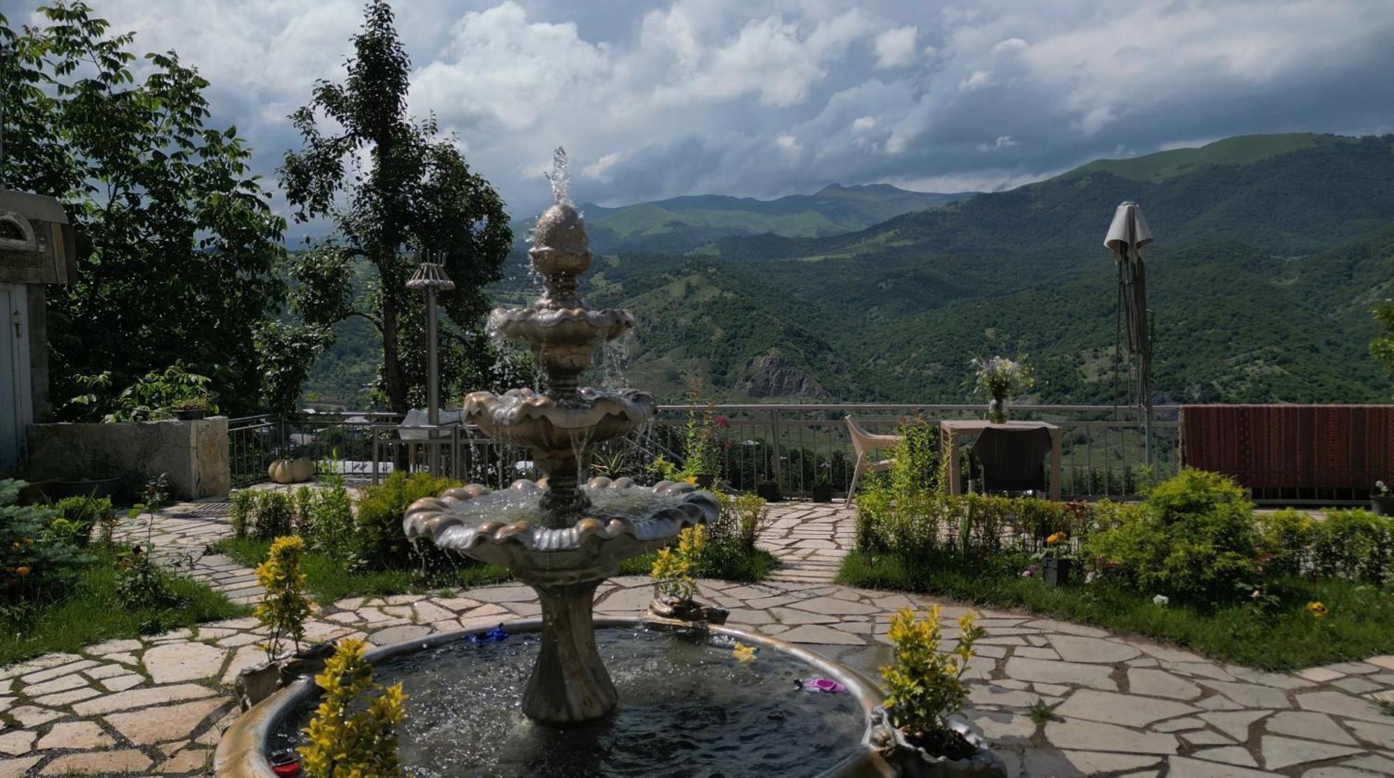 Deghceni Clubhouse Hotel Dilidzjan Buitenkant foto